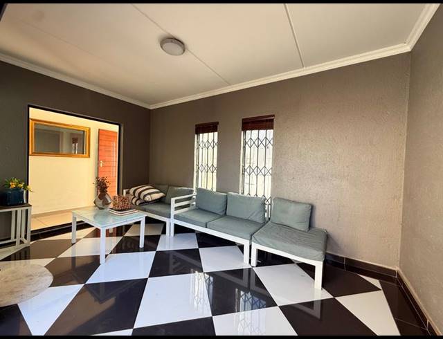 4 BEDROOM TOWNHOUSE FOR SALE IN CARLSWALD